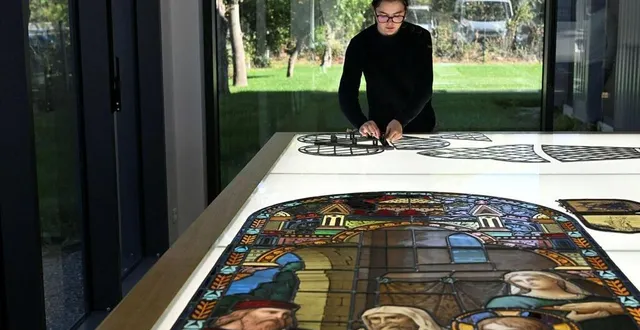 photo  saint-leger-de-linieres (maine-et-loire), octobre 2023. l’entreprise barthe-bordereau a décrocher le marché de la restauration des vitraux de la flèche de la cathedrale notre-dame de paris.  &copy;  co - josselin clair 