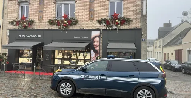 photo  le braquage a pu être stoppé à temps dans une bijouterie de la ferté-bernard (sarthe), grâce à l’intervention des forces de l’ordre qui étaient en patrouille tout près du magasin.  &copy;  ouest-france 