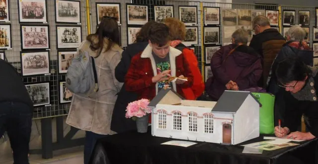 photo  des visiteurs toujours aussi enthousiastes.  &copy;  le maine libre 