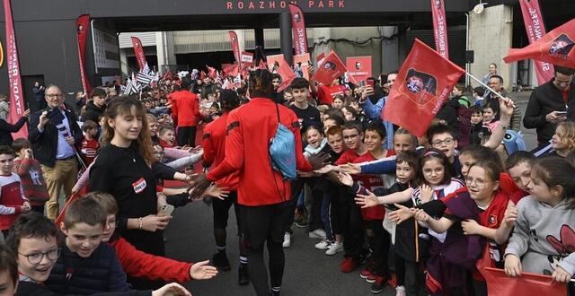 photo  le stade rennais ouvre un entraînement samedi à ses supporters au roazhon park.  ©  thomas brégardis/ ouest-france 