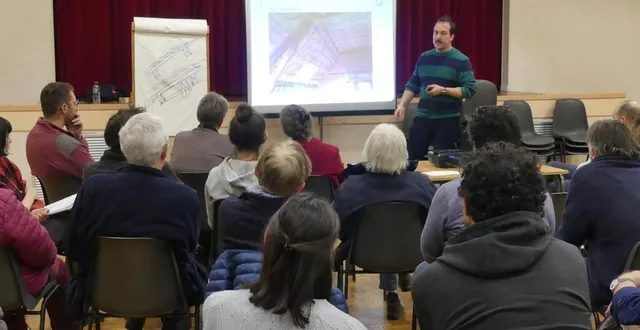 photo  sébastien blanchet et l’association eco-pertica organisent régulièrement des séances d’information en partenariat avec le parc du perche.  &copy;  ouest-france 