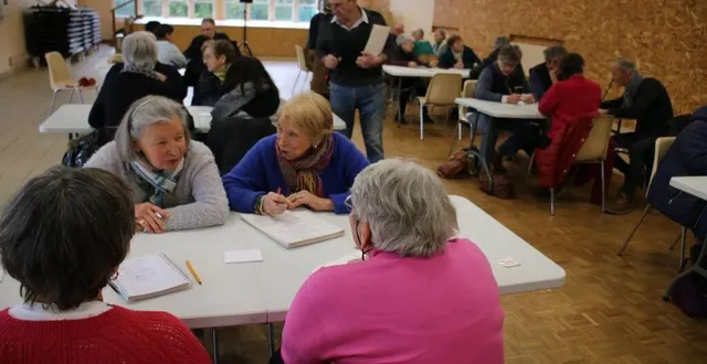 photo  jacques debonne a parcouru la salle en égrenant ses questions sans concessions pour aider à les résoudre.  &copy;  ouest-france 