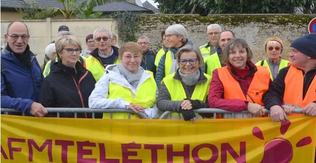 photo  les marcheurs ont été presque une centaine à participer à la randonnée du téléthon le samedi après-midi.  &copy;  le maine libre 