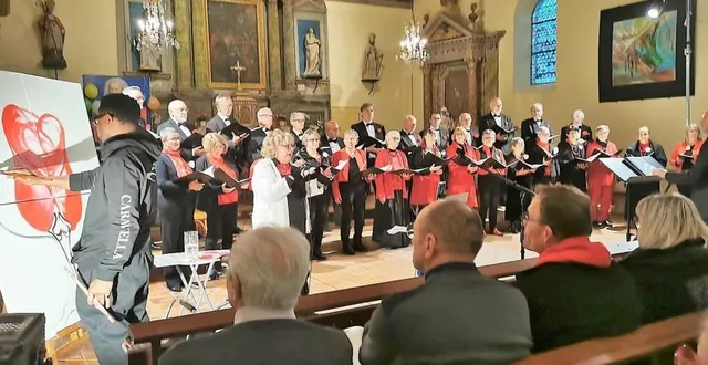 photo  le concert du chœur résonnances, accompagné à la lecture de textes par annie galipot et à la performance picturale par dady nkanka, a fait le plein dimanche en l’église de mulsanne.  &copy;  le maine libre 