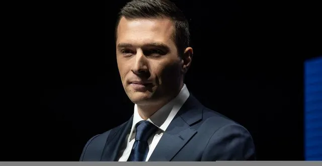 photo  jordan bardella dédicacera son ouvrage « ce que je cherche » vendredi 13 décembre 2024, place de la république, au mans (sarthe).  &copy;  hans lucas via afp 