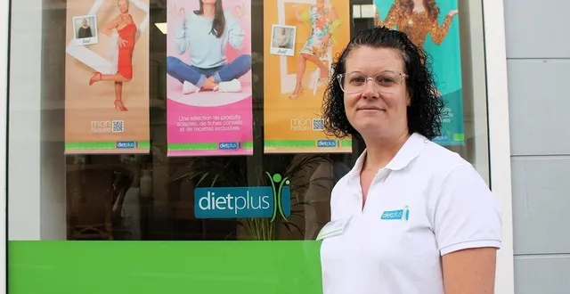 photo  anaïs tronchet devant la vitrine du nouveau centre franchisé dietplus qu’elle lance rue carnot, à sablé-sur-sarthe.  &copy;  ouest-france 
