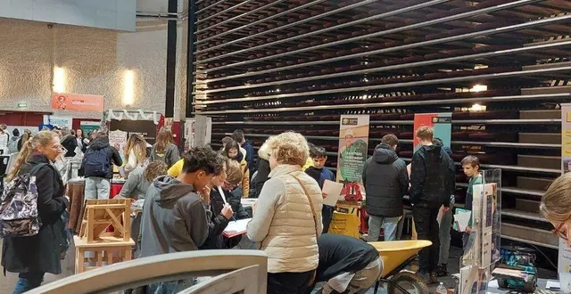 photo  un forum des métiers et formations très apprécié des jeunes du territoire.  &copy;  cchsam 