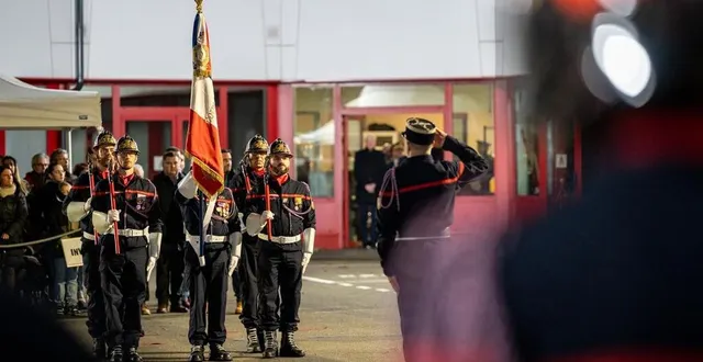photo  les sapeurs-pompiers de la sarthe ont fêté leur traditionnelle sainte-barbe dans l’enceinte du centre de secours le mans-degré.  &copy;  photo le maine libre – xavier sarrat 