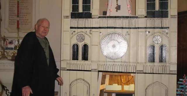 photo  à l’image du président de la république, gaston fait aussi son inauguration en l’église.   &copy;  le maine libre 