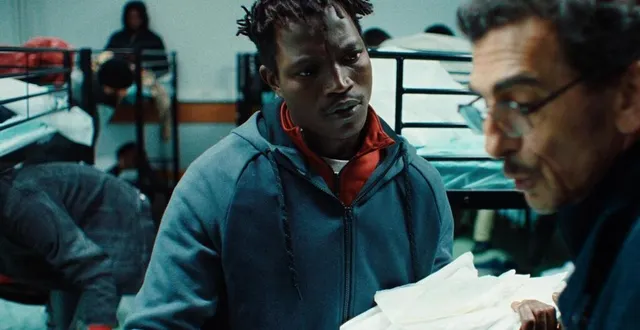 photo  « l’histoire de souleymane », de boris lojkine, a été projeté aux cinéastes du mans. l’affiche du film sera mise en vente, ainsi que d’autres affiches, les 14 et 15 décembre.  &copy;  pyramide films 