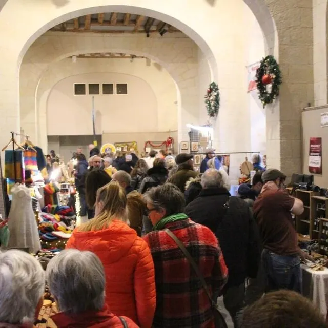 photo quarante-trois exposants ont investi la halle-au-blé, à la flèche.  ©  ouest-france