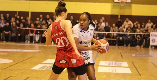 photo  fayzat djoumoi a inscrit 12 points, samedi soir.  &copy;  archives nathalie douley 