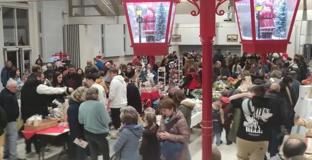 photo  les visiteurs étaient nombreux au marché des créateurs, salle polyvalente belleville.  &copy;  le maine libre 