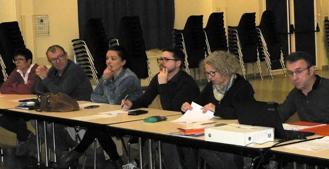 photo  les élus ont validé le recrutement de six agents recenseurs pour janvier.  &copy;  ouest-france 