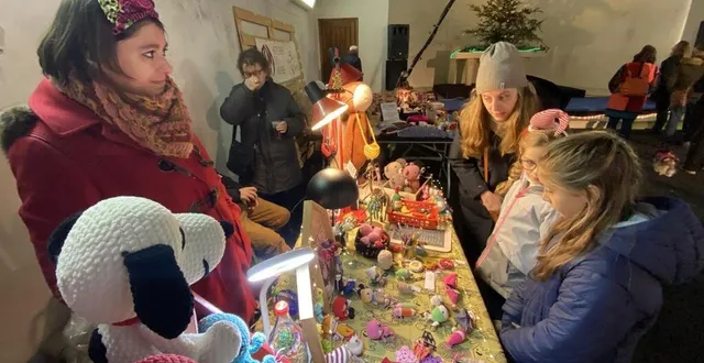photo  ce marché permet aux créateurs de faire de belles ventes pour la fin d’année : 