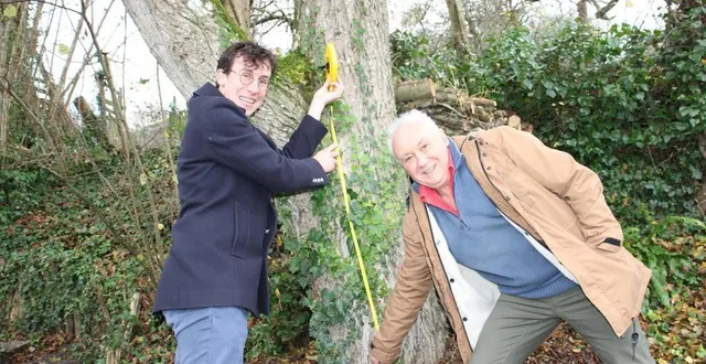 photo  joachim cholet et didier goret de l’association faune et flore de l’orne.  &copy;  ouest-france 