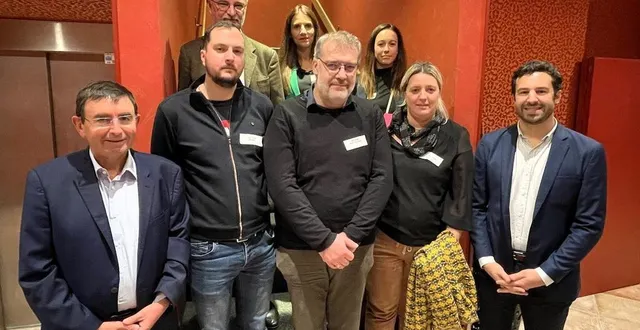 photo  une partie des nouveaux adhérents au grand hôtel de solesmes, jeudi 5 décembre 2024, entourés par denis lambert, actuel président du club de développement, et antoine pelletier, le futur président qui lui succédera en 2025.  &copy;  ouest-france 