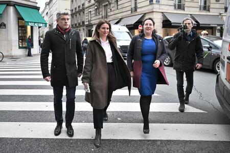 photo Les écologistes Guillaume Gontard, Marine Tondelier et Cyrielle Chatelain, avant leur rendez-vous à l’Élysée, lundi matin. Blondet Eliot/ABACA via Reuters Connect 