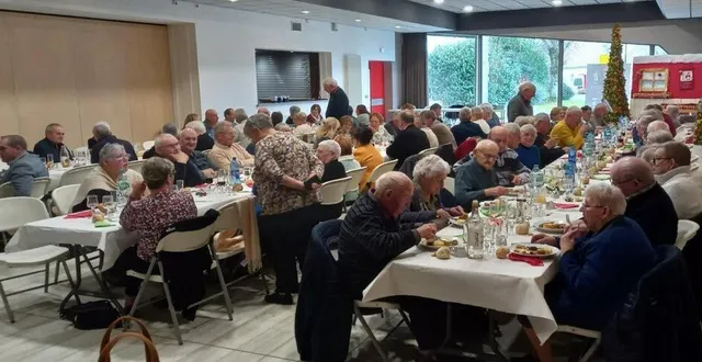 photo  le club générations mouvement a organisé son repas.  &copy;  claude jousse 