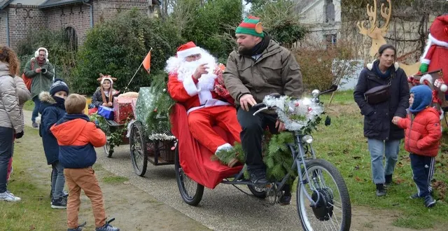 photo  l’arrivée du père noël en musique a fait sensation auprès des petits comme des grands.  &copy;  ouest-france 