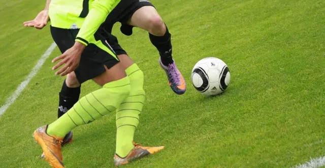 photo  le foot amateur est en proie à de nombreuses difficultés. sans surprise, la première d’entre elles concerne l’argent, dont les petits clubs manquent cruellement pour entretenir leurs structures et équipements.  &copy;  archives ouest-france 