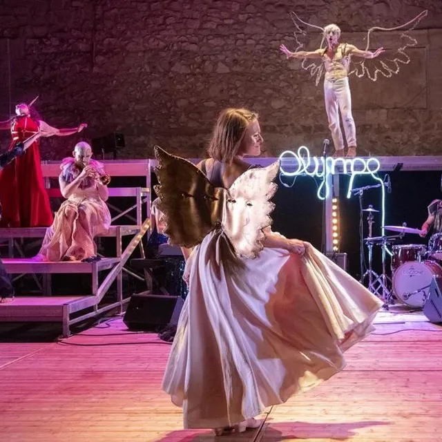 photo lors de la répétition de la trilogie « le ciel, la nuit et la fête » dédiée à molière (ici, « psyché », mis en scène par julien romelard) au festival d’avignon.  ©  thierry cantalupo