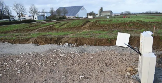 photo  la viabilisation des parcelles, bientôt terminée.  &copy;  le maine libre 