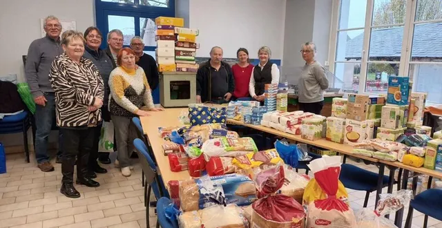 photo  la collecte pour la banque alimentaire a mobilisé 22 bénévoles durant deux jours.  &copy;  le maine libre 