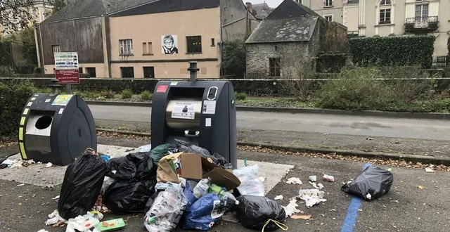 photo  les élus d’anjou bleu communauté déplorent de voir des déchets qui s’amoncellent près des points d’apport volontaire, comme ici quai de lauingen à segré.  &copy;  co 