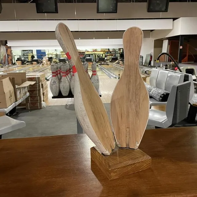 photo une quille est faite de bois recouverte d’un plastique dur, et pèse 1,6 kg.  ©  ouest-france