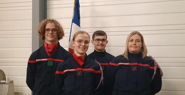 photo  les jeunes sapeurs pompiers charly briffault eglantine briffault, maxime leau et deschamps, la relève du centre de secours.  &copy;  ouest-france 