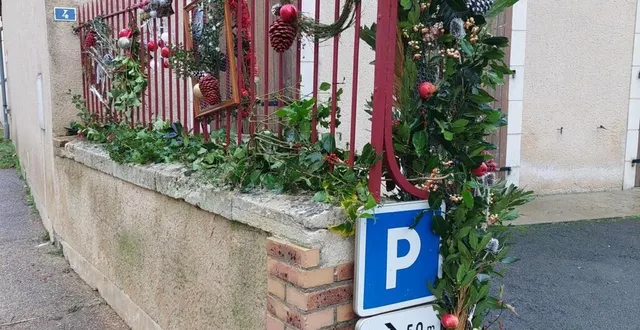 photo  sans aucun coût pour la commune, des décorations ornent les rues.  &copy;  ouest-france 