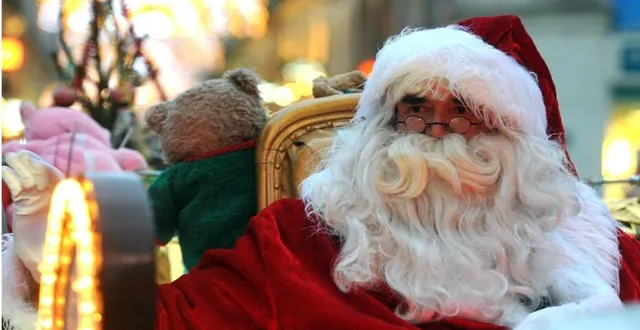 photo  le père noël arrivera vers 19 heures.  &copy;  archives illustration presse océan 