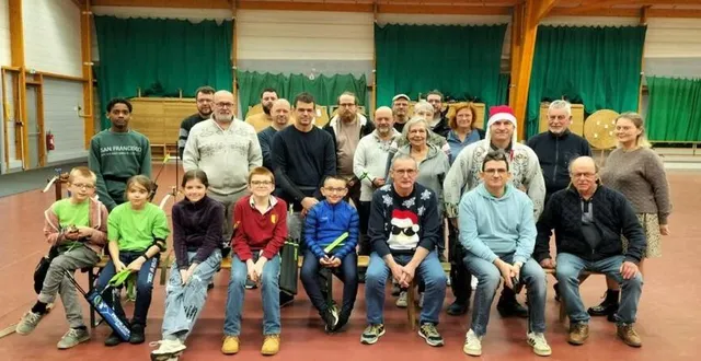 photo  le club poursuit ses activités même pendant les vacances scolaires, attirant de nombreux jeunes parmi ses adhérents.  &copy;  archers du saosnois 