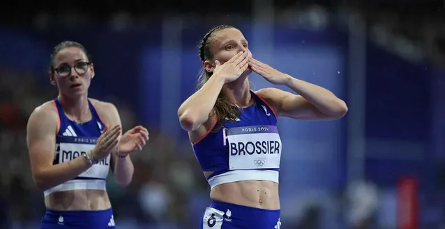 photo  amandine brossier (à droite) en compagnie de louise maravl lors des jeux olympiques de paris.  &copy;  co - josselin clair 