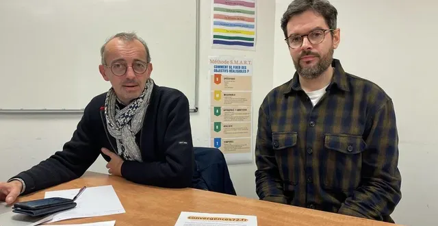 photo  laurent manoury et alan durand, du collectif convergences 72, se battent contre les coupes budgétaires annoncées par la région.  &copy;  le maine libre 