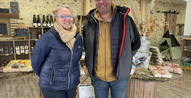 photo  aurélie doiteau et miguel bruneau ouvrent leur espace de vente dans leur ferme, à crosmières.  &copy;  ouest-france 