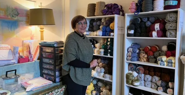 photo  véronique wits-voru fait de la solidarité son cheval de bataille avec trois actions distinctes en ce sens : soli’fil, une association aiguilles et crochets solidaires, et une opération de collecte de colis de noël qui seront distribués dans un foyer de femmes battues, au mans.  &copy;  ouest-france 