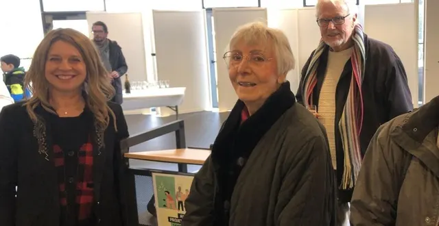 photo  véronique maillet, maire de bouchemaine, et pierrette caron, à l’origine du dossier sur le parc de la piverdière.  &copy;  ouest-france 