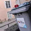 photo  un bac gris réservé à la collecte des déchets ménagers dans le pays sabolien. 