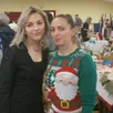 photo  lisa et laura, les chevilles ouvrières de ce premier marché de noël organisé par le comité des fêtes. 