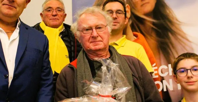 photo  (de dr. à ga.) timéo plessis, président de mamer’thon ; laurent plessis, trésorier de l’association, christian lebou, guy papin et bruno blondel.  &copy;  le maine libre 