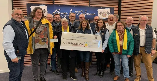 photo  remise de don par l’association virage de mulsanne.  &copy;  le maine libre 