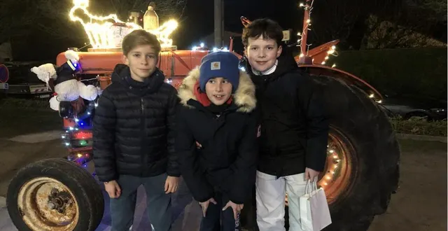 photo  la parade des tracteurs, un spectacle apprécié par les élus du conseil municipal jeunes.  &copy;  le maine libre 