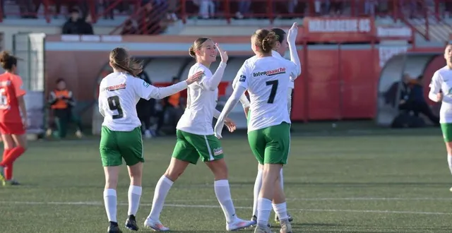 photo  après leur succès contre maladrerie, la croix blanche angers recevra un cador de première division, le paris saint-germain.  &copy;   photo : ouest-france 