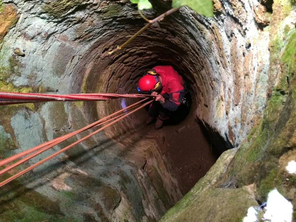 Italie. Une opération en cours pour sauver une spéléologue piégée à 585 m sous terre La Baule