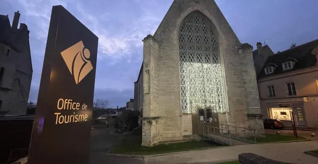 photo  l’office de tourisme d’argentan, paré de ses décorations de fin d’année.  &copy;  ouest-france 