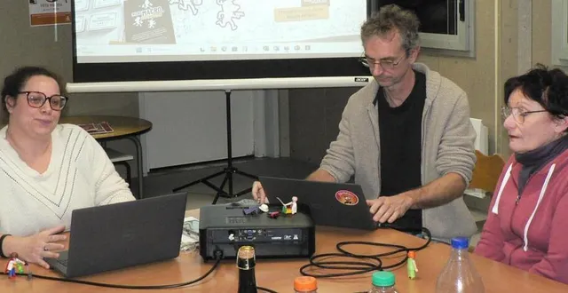photo  fiona bernardelli, animatrice jeu-ludothèque au csgr, et maël le fol, directeur, ont réuni les bénévoles pour préparer la fête du jeu.  &copy;  ouest-france 