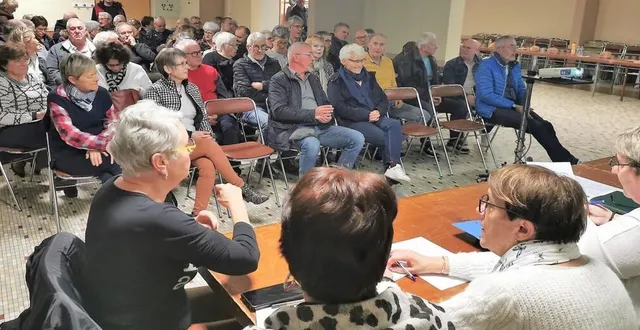 photo  tous ne sont pas là ce vendredi à la réunion des bénévoles mais chacun recevra un mail de confirmation de son affectation le jour j.  &copy;  le maine libre. 