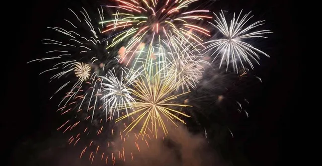photo  chaque année, le prytanée national militaire de la flèche (sarthe) célèbre, en interne, la fête de thurne qui se conclut par un feu d’artifice.  &copy;  archives ouest-france 